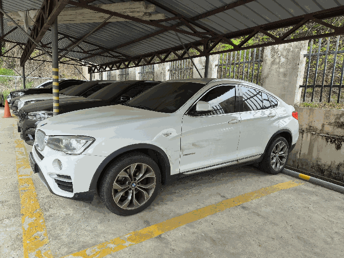 BMW X4 법원경매 차량
