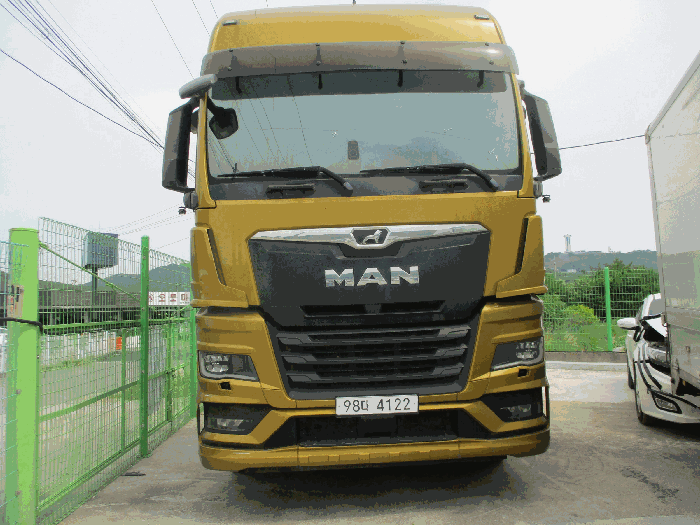 TGX 사진