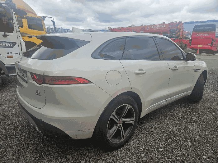 재규어 F-PACE 법원경매 차량